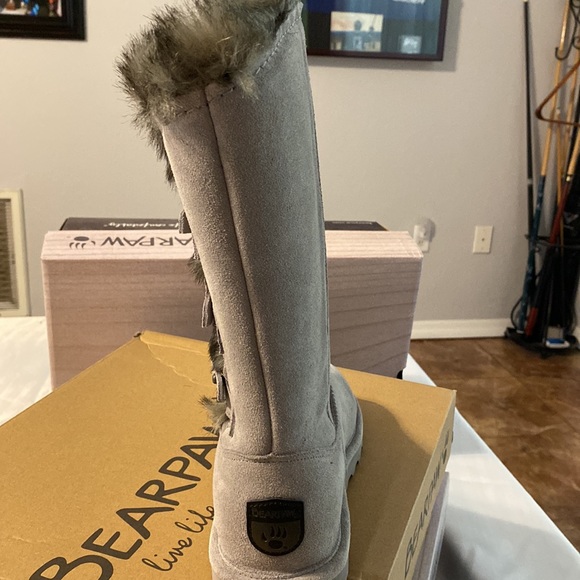 BearPaw women’s boots size 7 "Emery" style - Picture 2 of 4